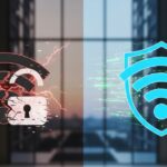 Ilustração comparando uma rede Wi-Fi instável e vulnerável com uma rede protegida por firewall e blindagem digital da Deefftech em um condomínio.